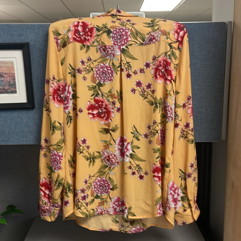 Button down blouse - Picture 4 of 8